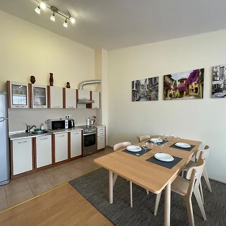 - Prestige Sea Viev Apartament *